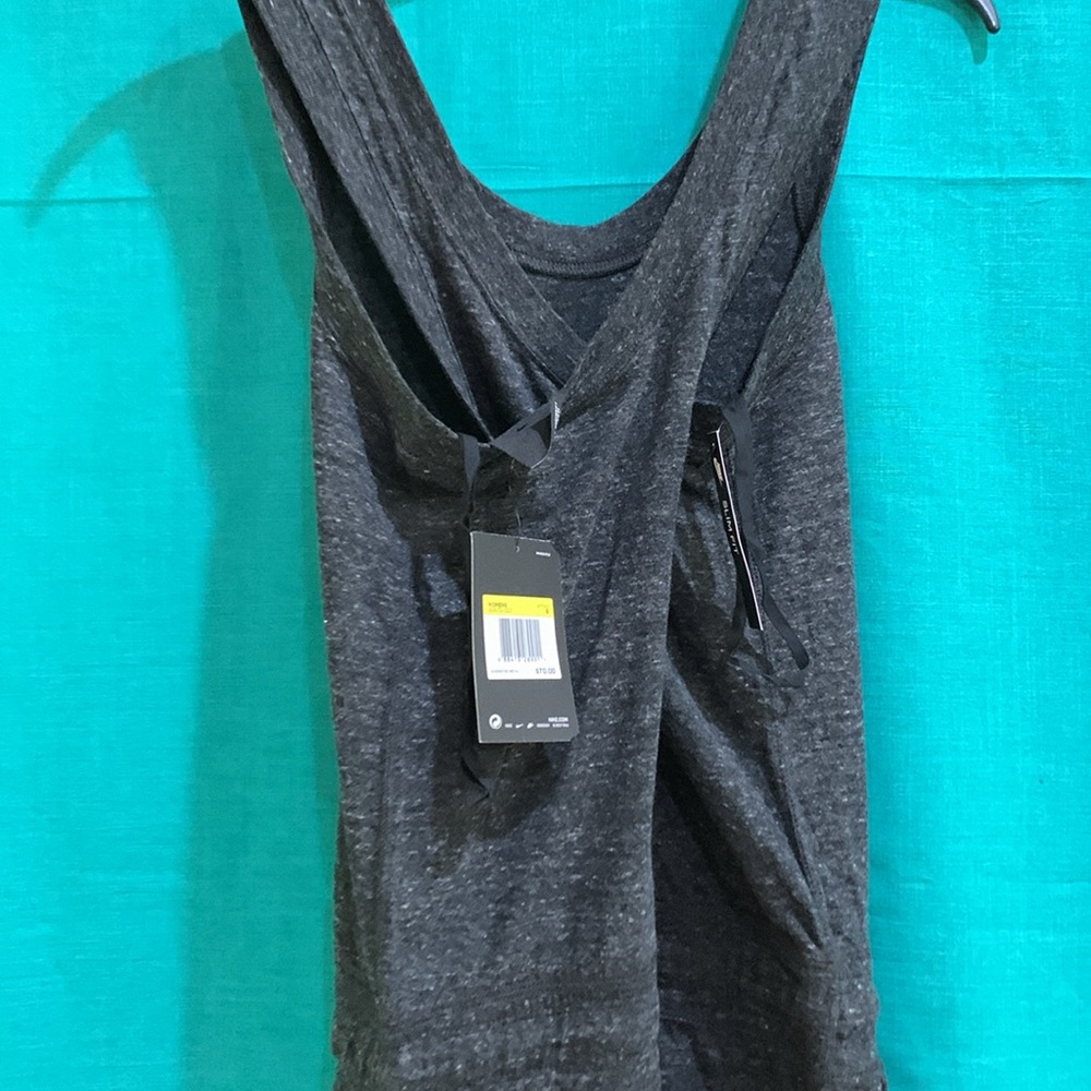 Nwt. Nike jumper. - Picture 3 of 5